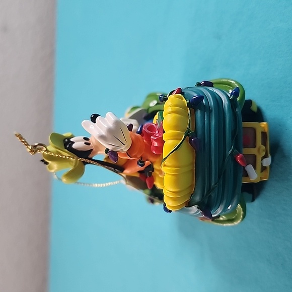 NWT Disney Goofy Character Christmas Tree Ornament - Picture 2 of 9